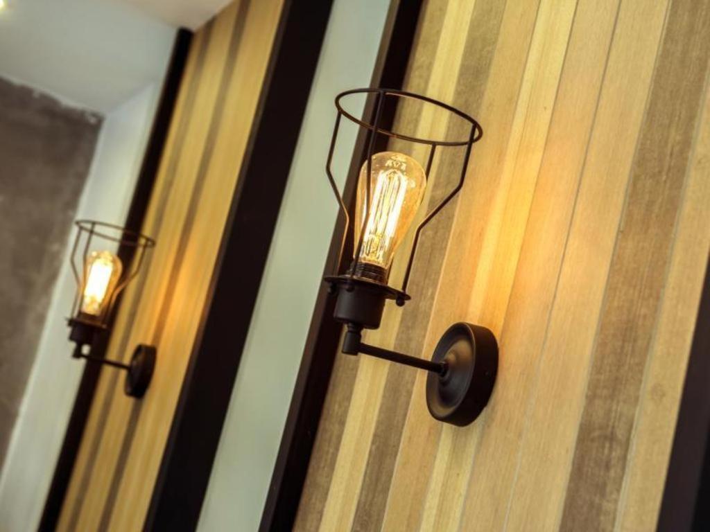 The Circle Hotel Бурирам Екстериор снимка