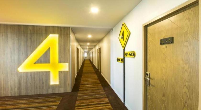 The Circle Hotel Бурирам Екстериор снимка